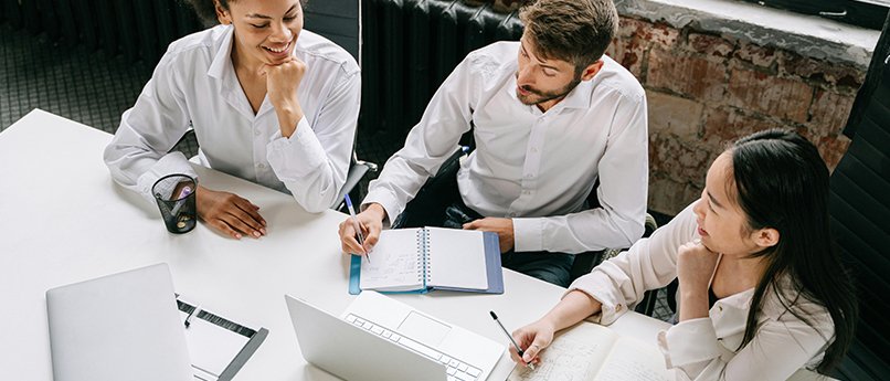 The-3+1-Pillars-I-Use-to-Build-Resilient-Business-Foundationsbanner